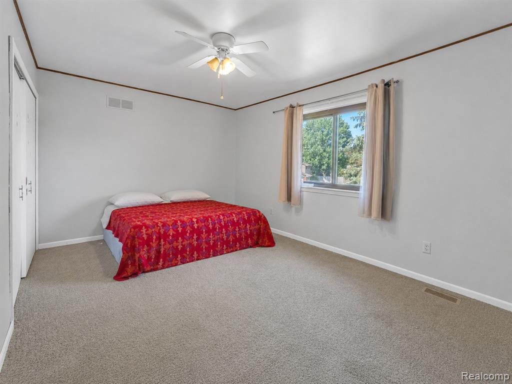 18823 Millar Road Clinton Township, MI 48036 - Photo 19 of 37