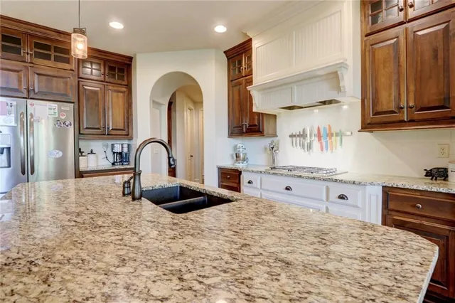 $725,000 | 1316 Northeast Kenwood Drive, Lee's Summit, MO 64064