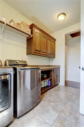 $725,000 | 1316 Northeast Kenwood Drive, Lee's Summit, MO 64064