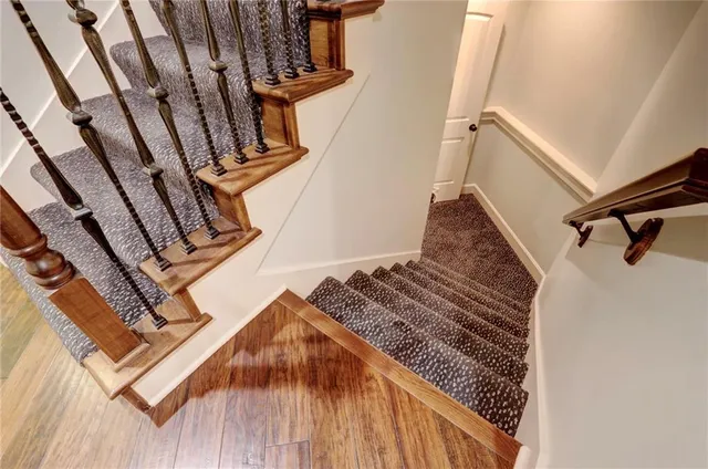 $725,000 | 1316 Northeast Kenwood Drive, Lee's Summit, MO 64064