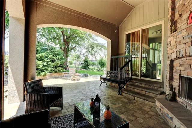 $725,000 | 1316 Northeast Kenwood Drive, Lee's Summit, MO 64064