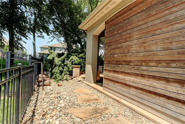 $725,000 | 1316 Northeast Kenwood Drive, Lee's Summit, MO 64064