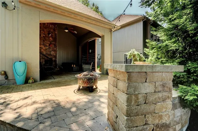 $725,000 | 1316 Northeast Kenwood Drive, Lee's Summit, MO 64064