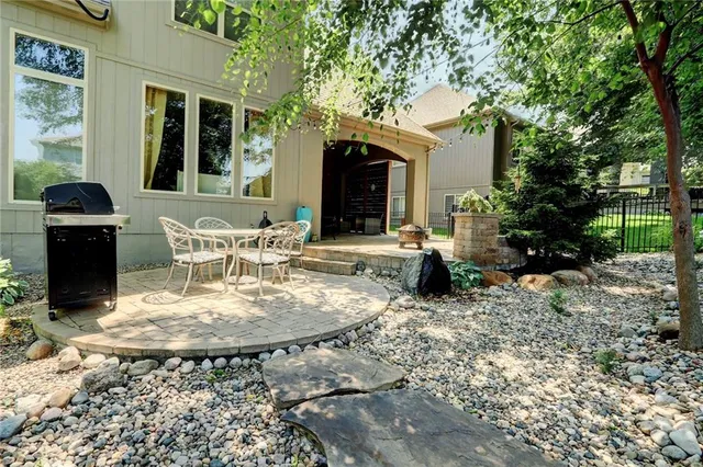 $725,000 | 1316 Northeast Kenwood Drive, Lee's Summit, MO 64064