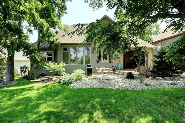 $725,000 | 1316 Northeast Kenwood Drive, Lee's Summit, MO 64064