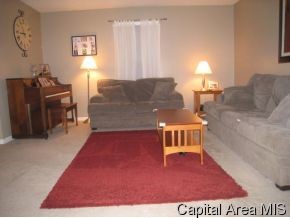 3821 Kerry Boulevard Springfield, IL 62712 - Photo 3 of 11 Gallery Image 3