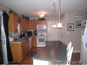 3821 Kerry Boulevard Springfield, IL 62712 - Photo 6 of 11 Gallery Image 6