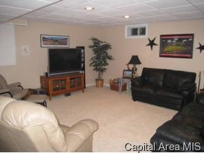 3821 Kerry Boulevard Springfield, IL 62712 - Photo 7 of 11 Gallery Image 7