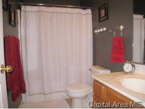 3821 Kerry Boulevard Springfield, IL 62712 - Photo 9 of 11 Gallery Image 9