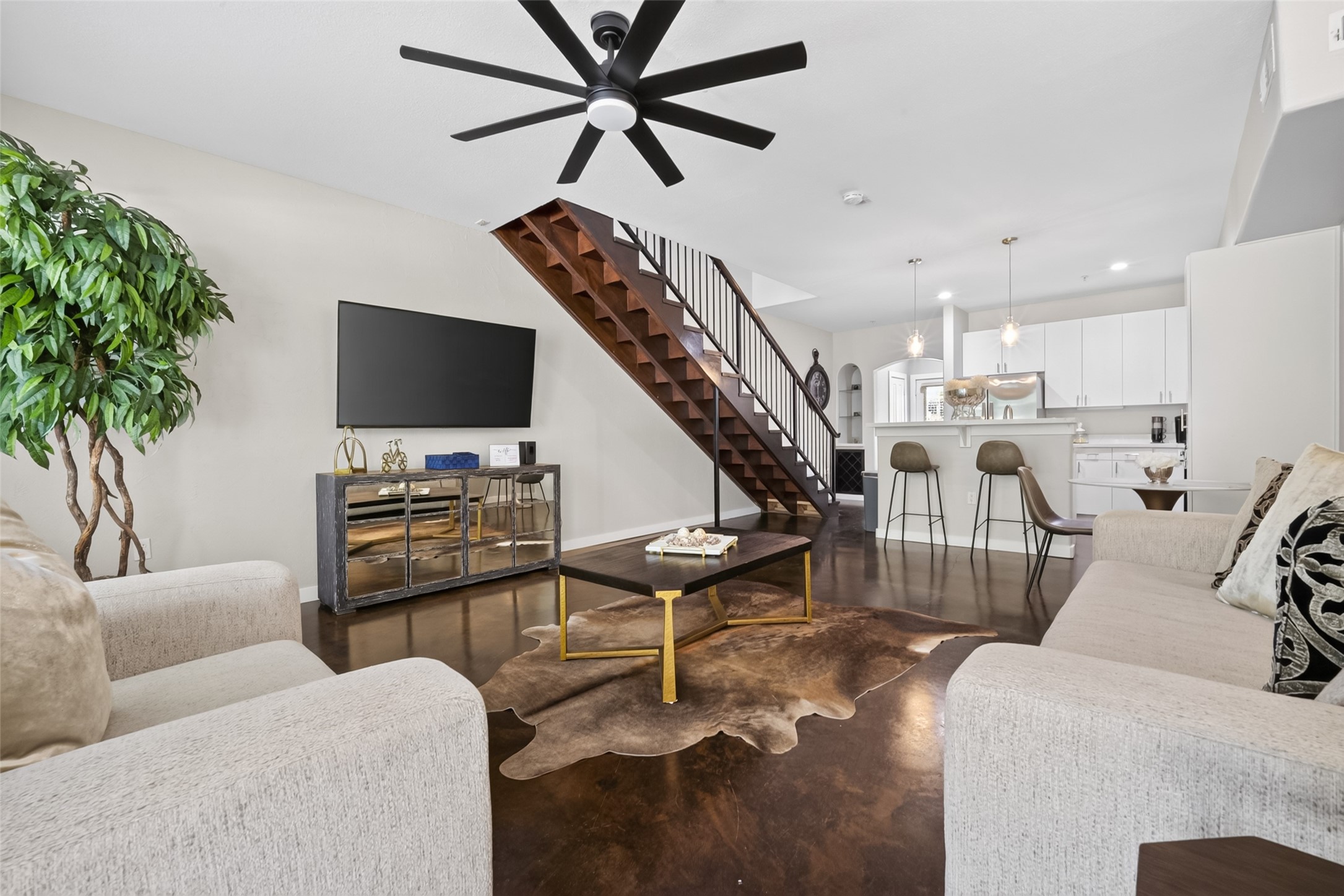 2216 Chenevert Street, Unit 7 Houston, TX 77003 - Photo 3 of 19