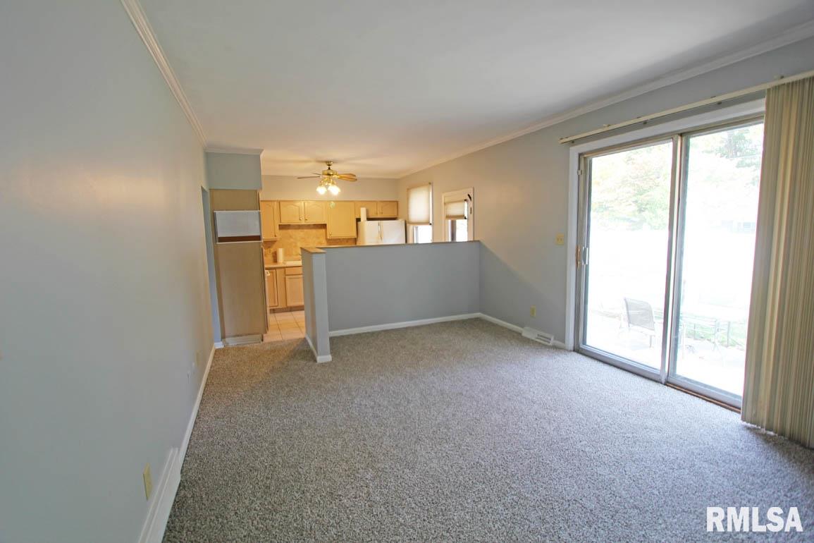 2436 Haverford Road Springfield, IL 62704 - Photo 4 of 32