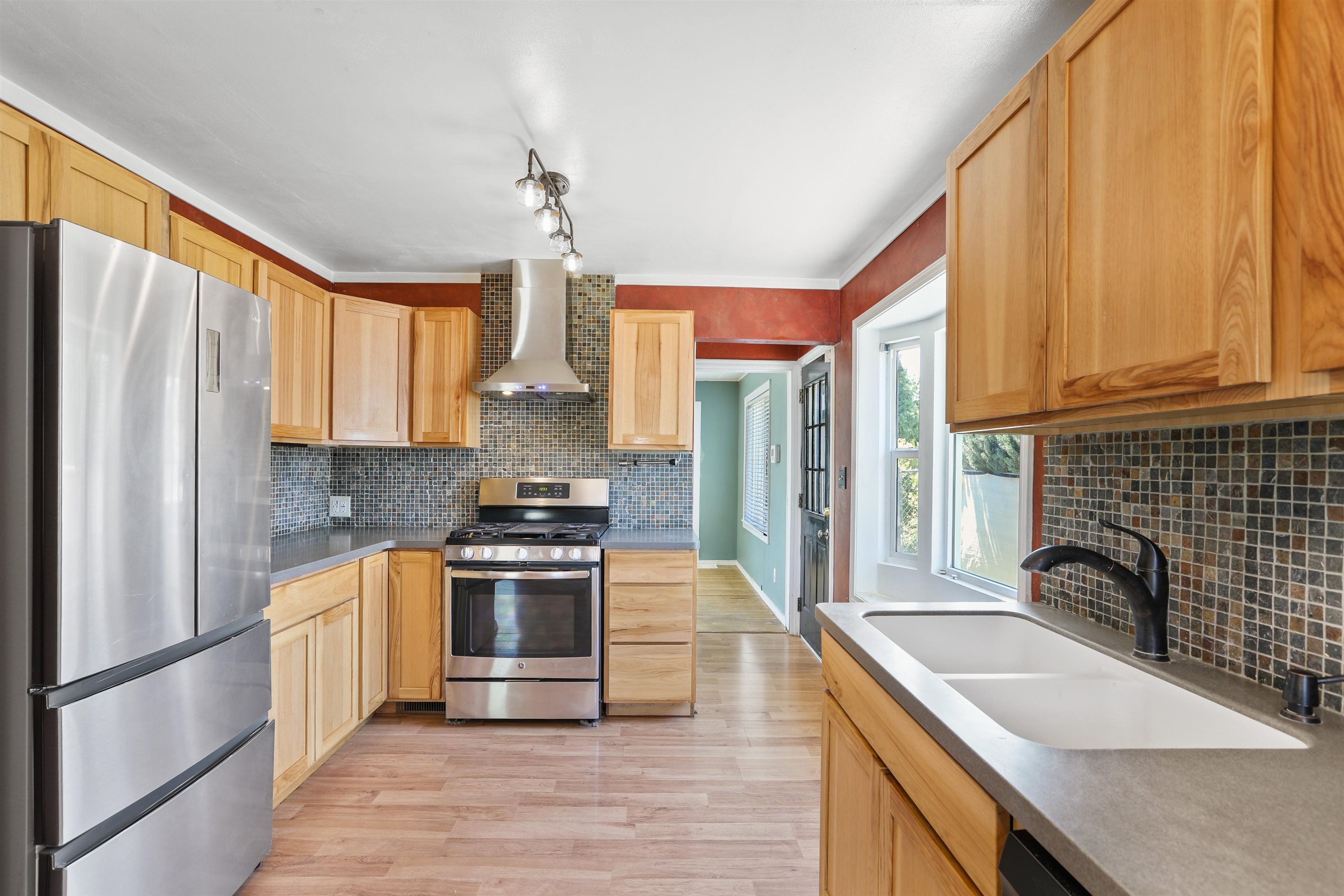 923 East Nebraska Avenue Spokane, WA 99208 - Photo 11 of 25