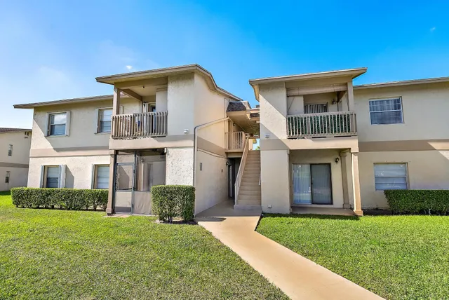 $2,250 | 1790 Abbey Road, Unit 203, West Palm Beach, FL 33415