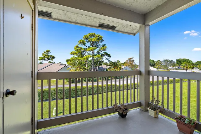 $2,250 | 1790 Abbey Road, Unit 203, West Palm Beach, FL 33415