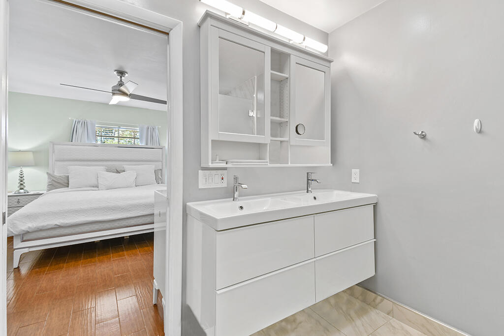 846 Rutherford Lane Haverhill, FL 33415 - Photo 24 of 52 846 Rutherford Ln_36 - Edit