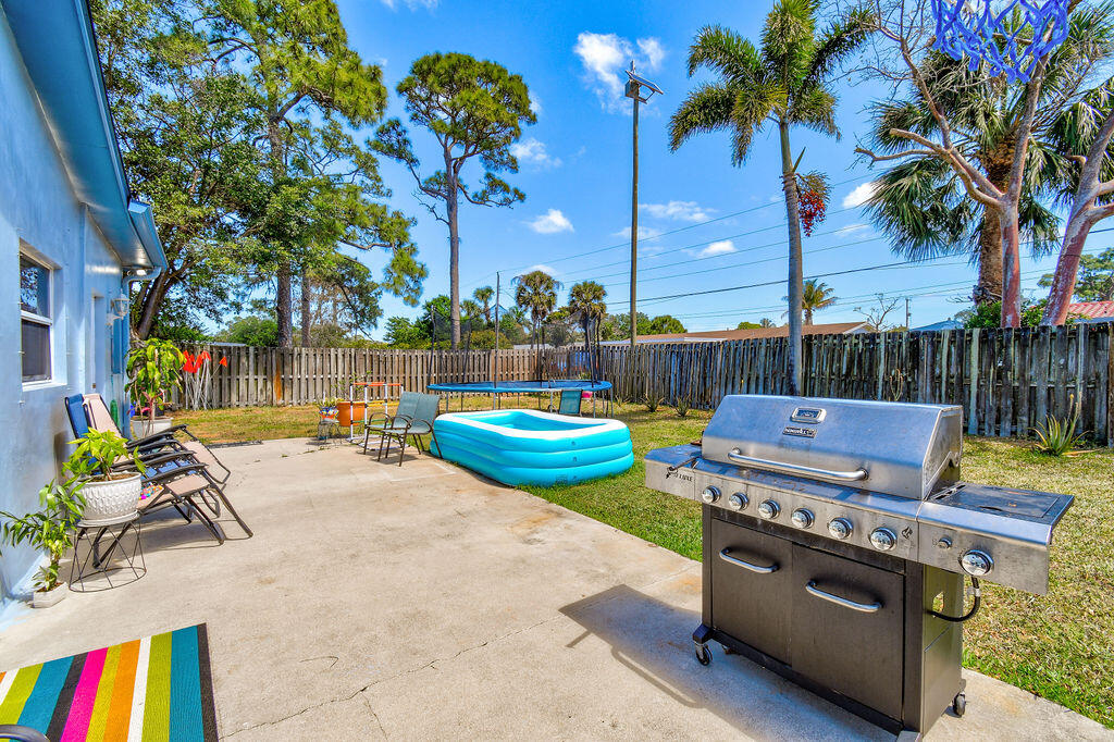 846 Rutherford Lane Haverhill, FL 33415 - Photo 34 of 52 846RutherfordLn_48