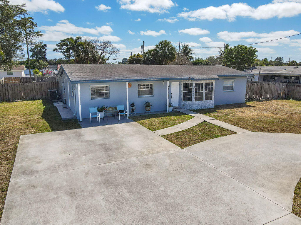 846 Rutherford Lane Haverhill, FL 33415 - Photo 46 of 52 846RutherfordLnAerials(1)