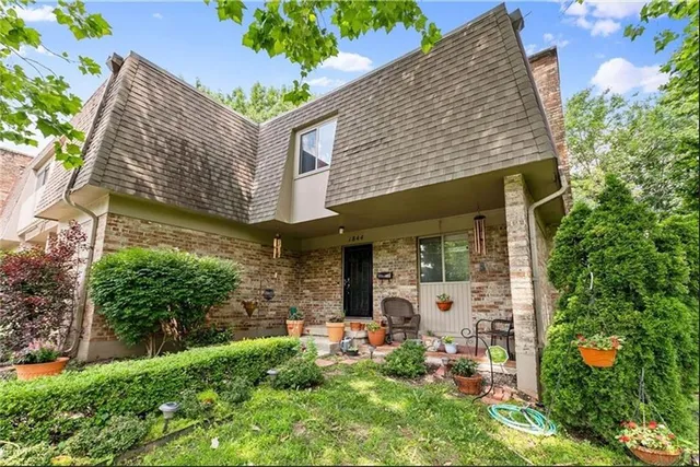 $160,000 | 1844 East 97th Street, Kansas City, MO 64131