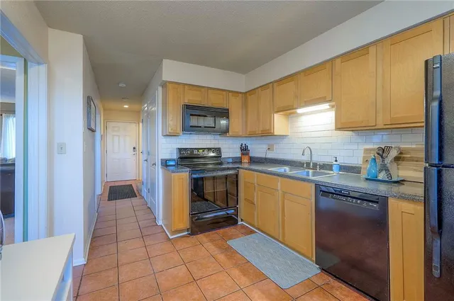 $160,000 | 1844 East 97th Street, Kansas City, MO 64131