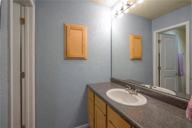 $160,000 | 1844 East 97th Street, Kansas City, MO 64131