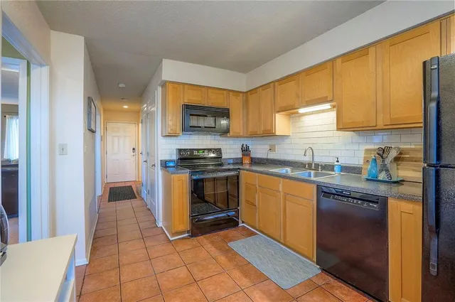 $154,900 | 1844 East 97th Street, Kansas City, MO 64131