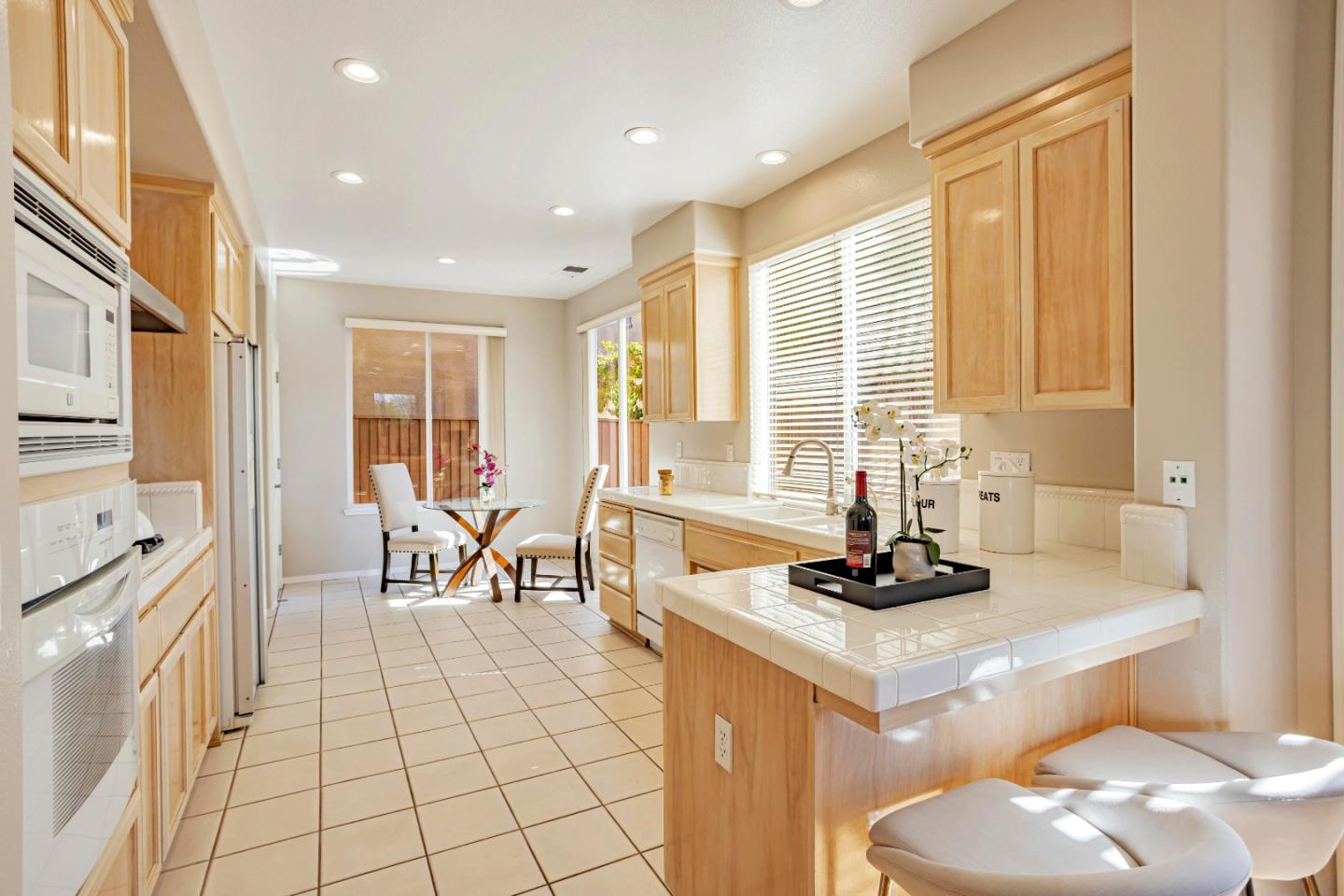 964 Cameron Circle Milpitas, CA 95035 - Photo 14 of 48 a living room with furniture and a table