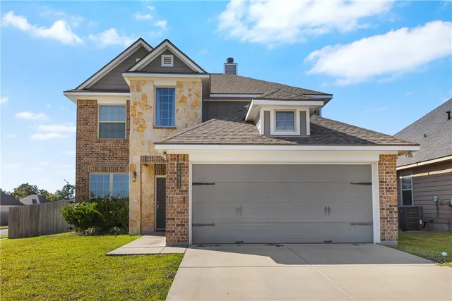$377,000 | 2032 Stubbs Drive, Bryan, TX 77807