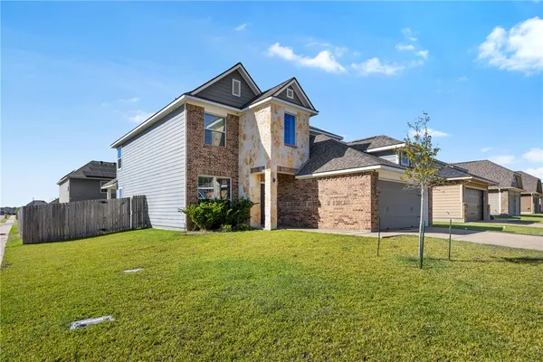 $369,900 | 2032 Stubbs Drive, Bryan, TX 77807