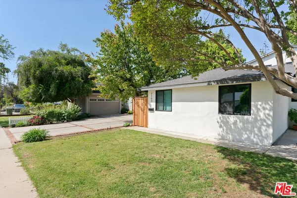 $2,400 | 7103 Hatillo Avenue, Winnetka, CA 91306