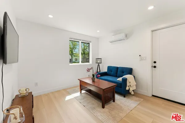 $2,400 | 7103 Hatillo Avenue, Winnetka, CA 91306