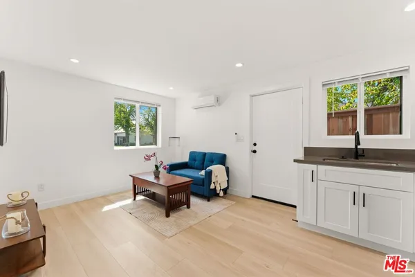 $2,400 | 7103 Hatillo Avenue, Winnetka, CA 91306