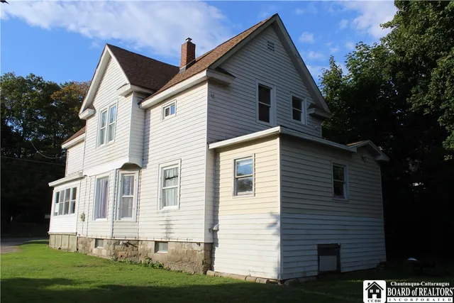 $129,500 | 121 East Main Road, Pomfret, NY 14063