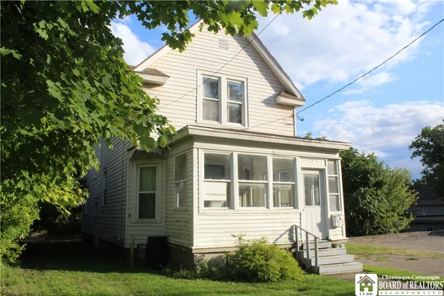 $129,500 | 121 East Main Road, Pomfret, NY 14063