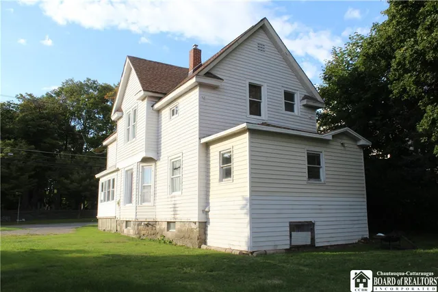 $129,500 | 121 East Main Road, Pomfret, NY 14063