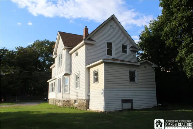 $129,500 | 121 East Main Road, Pomfret, NY 14063