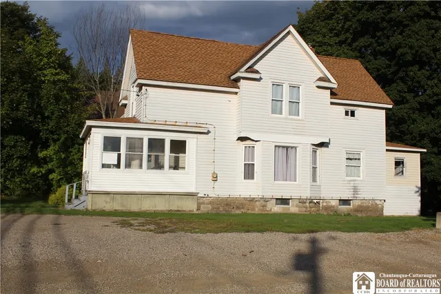 $129,500 | 121 East Main Road, Pomfret, NY 14063