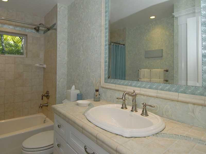 3211 Dover Road Pompano Beach, FL 33062 - Photo 15 of 33 Bathroom