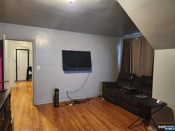 $1,795 | 490 Beverly Road, Unit B6, Teaneck, NJ 07666