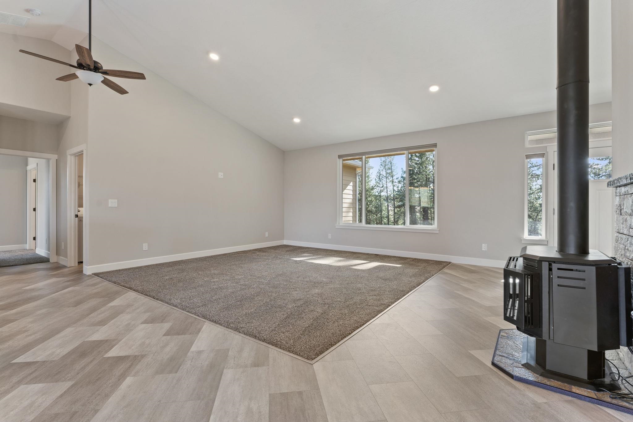 22920 West Jacobs Road Spokane, WA 99224 - Photo 8 of 44