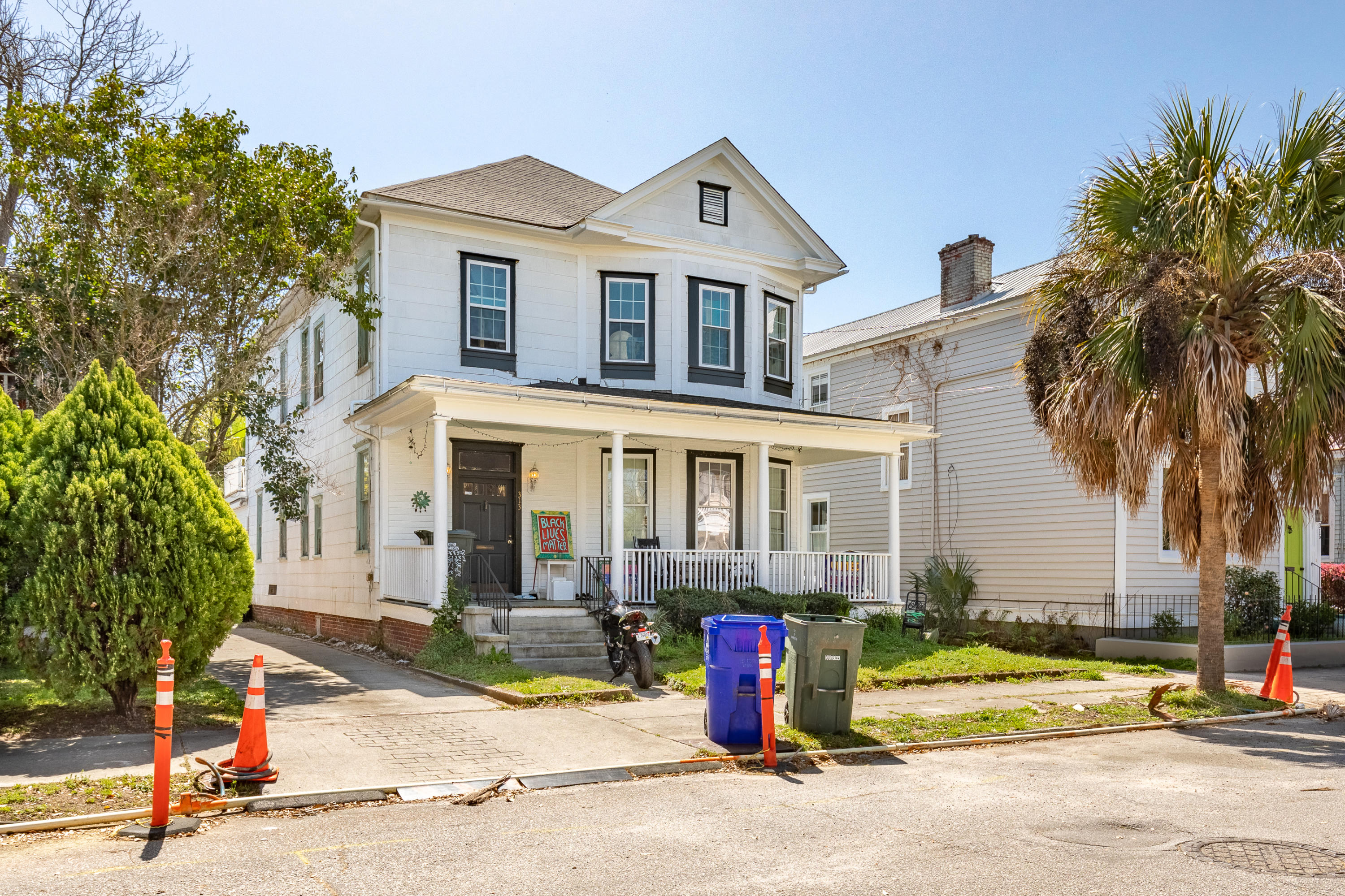 313 Sumter Street Charleston, SC 29403 - Photo 1 of 32 313SumterStreet-KeenEyeMarketing-01