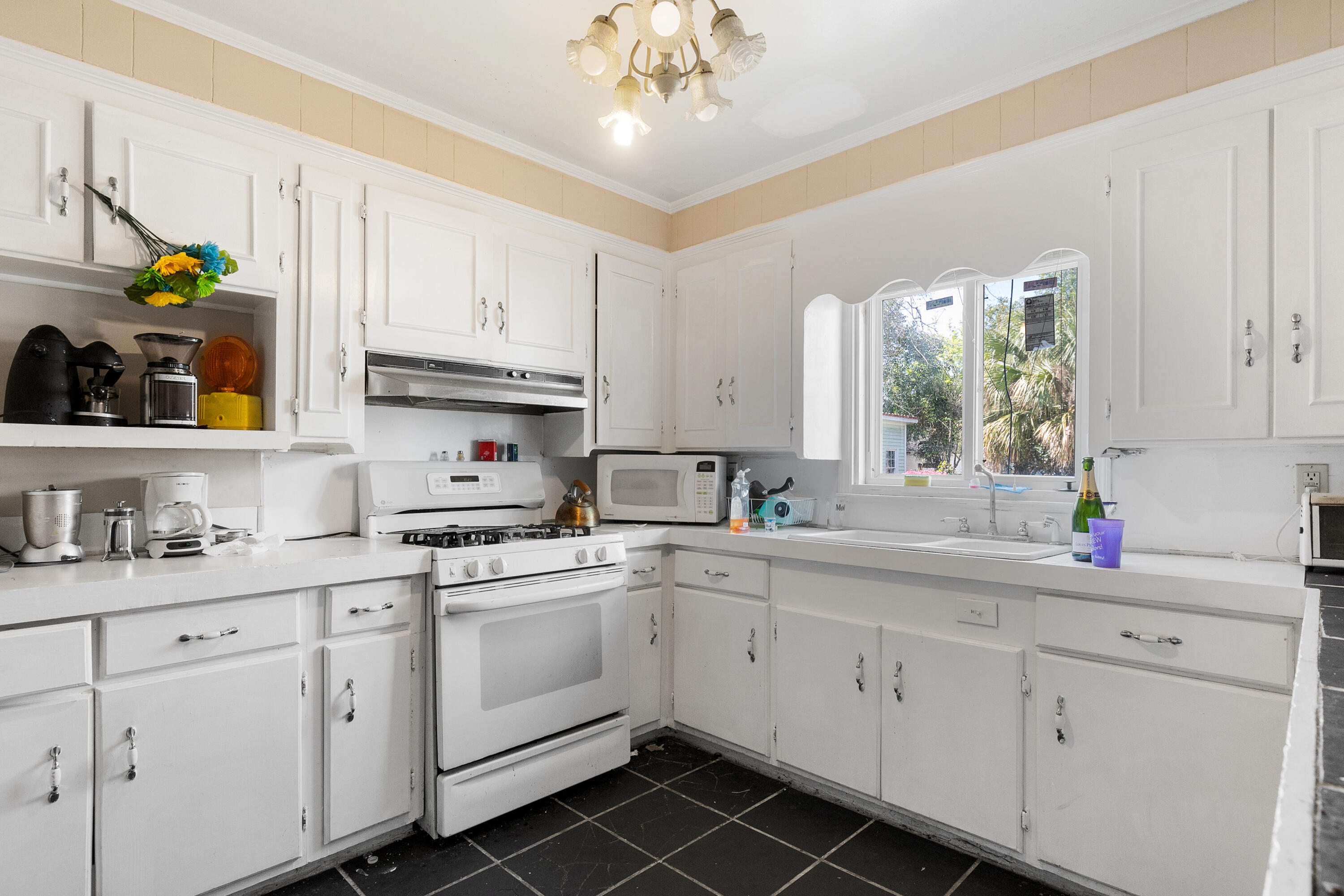 313 Sumter Street Charleston, SC 29403 - Photo 13 of 32 313SumterStreet-KeenEyeMarketing-12