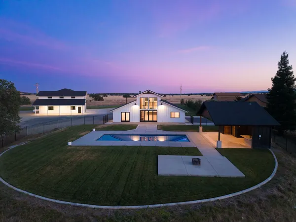 $1,795,000 | 22200 Salmon Place, Red Bluff, CA 96080