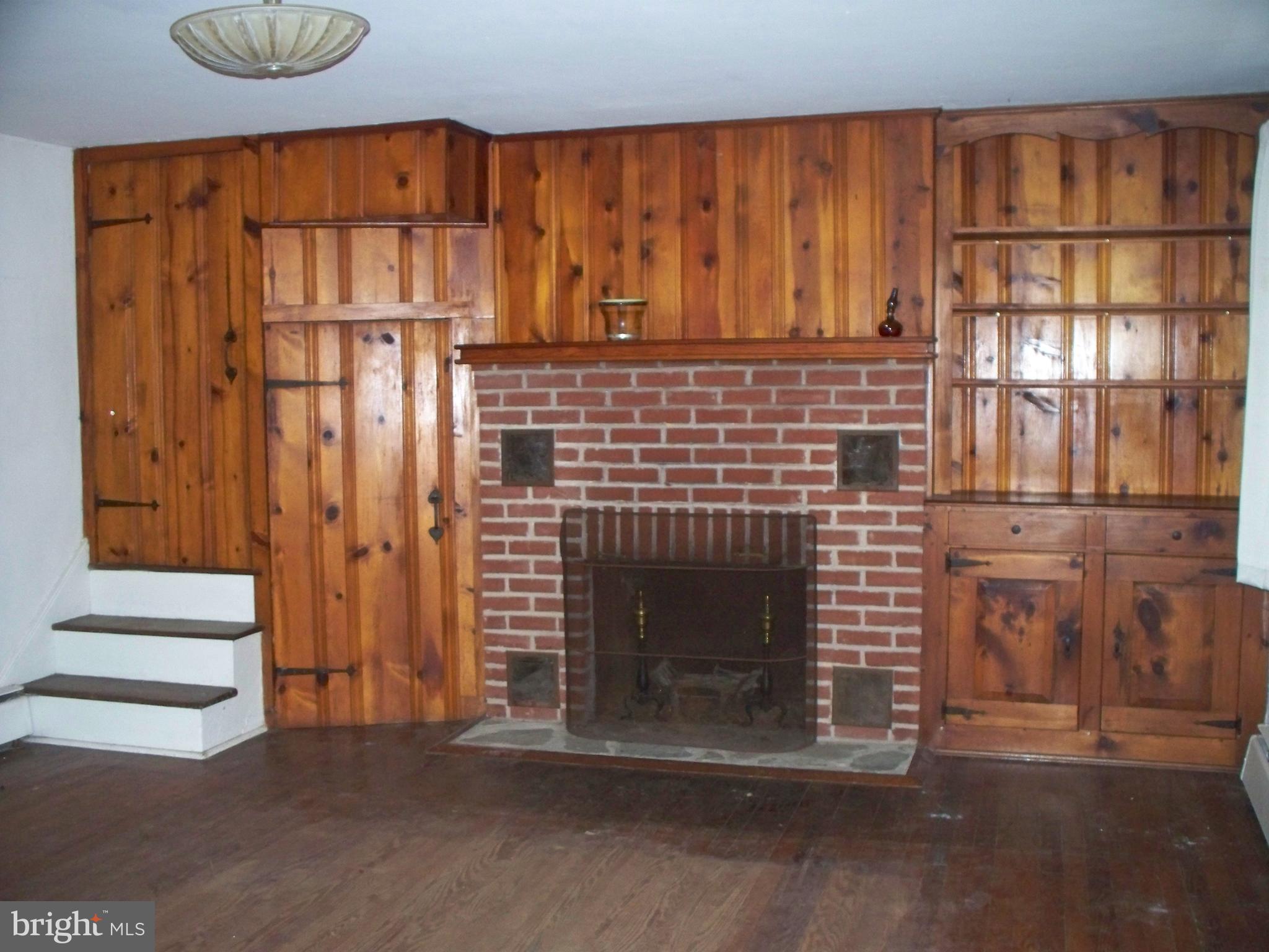 2507 Franklinville Road Joppa, MD 21085 - Photo 4 of 35 Living Room - Fireplace
