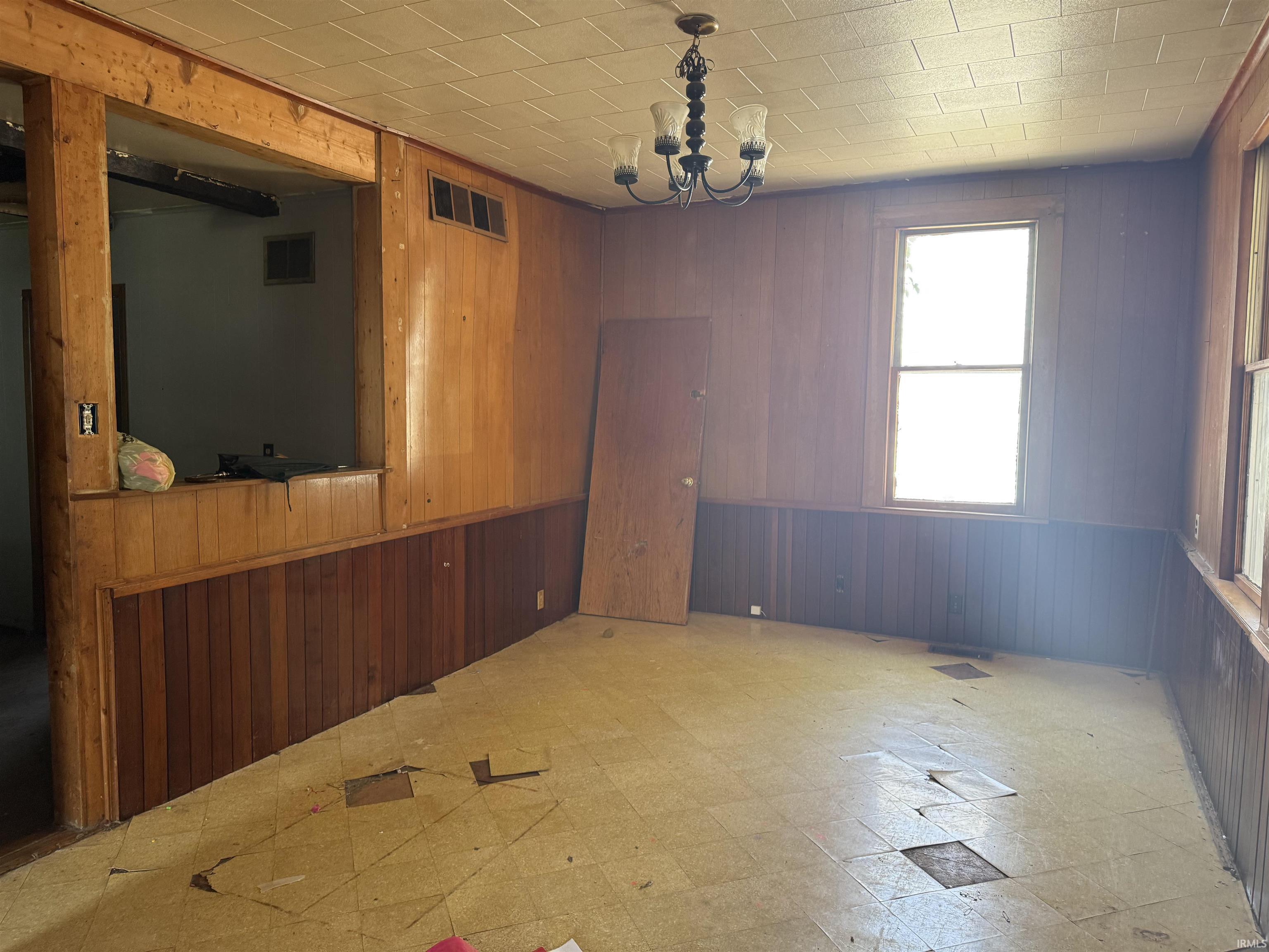 545 South Wayne Street Waterloo, IN 46793 - Photo 3 of 23 Gallery Image 3