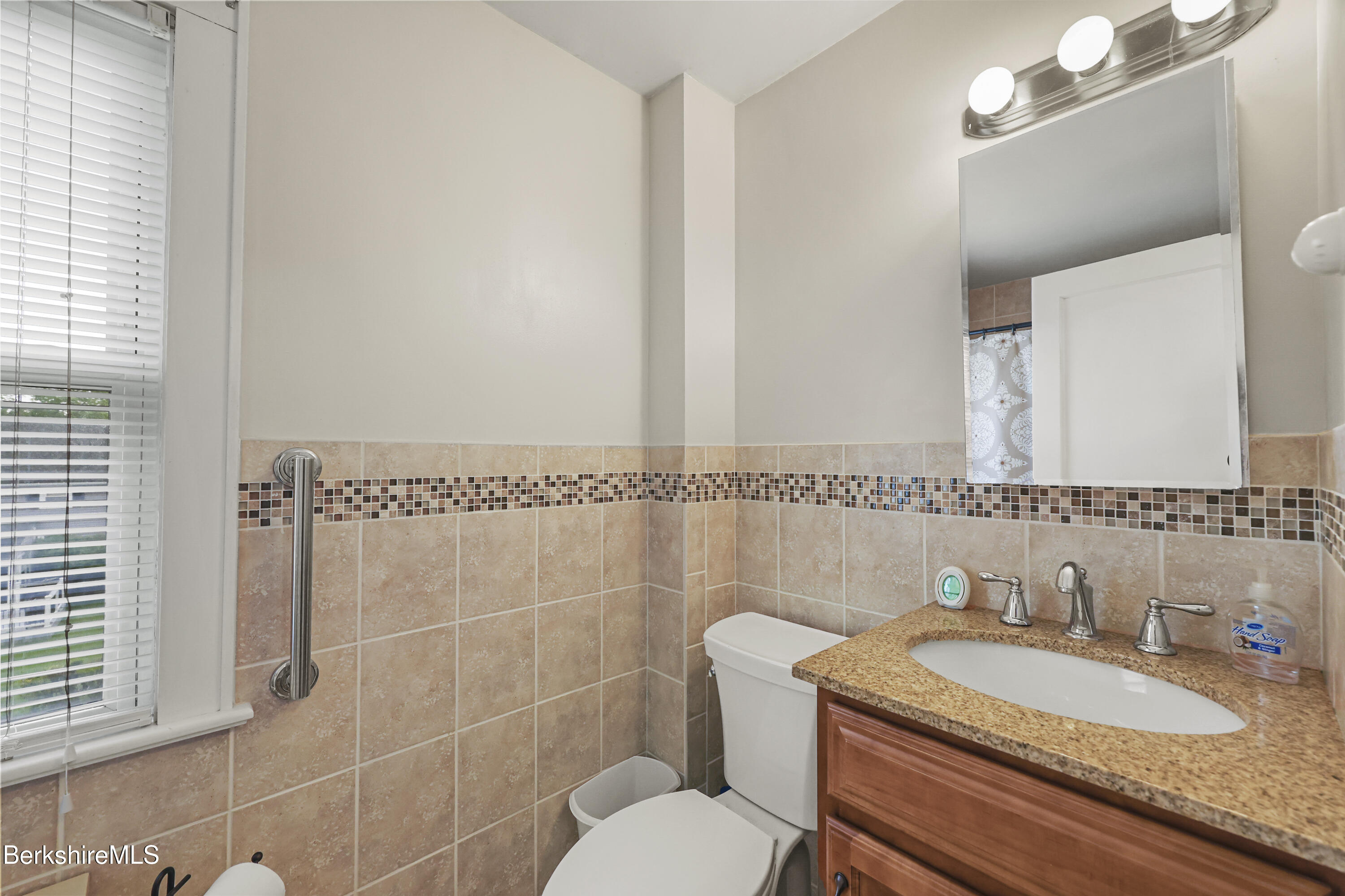 142 Benedict Road Pittsfield, MA 01201 - Photo 21 of 31 Bathroom