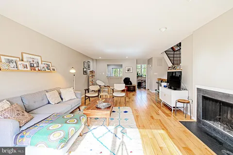 $3,495 | 11502 Sunder Court, Reston, VA 20190