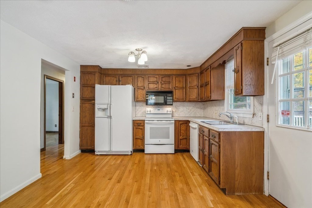 81 Regina Road Lynn, MA 01904 - Photo 7 of 40 Gallery Image 7