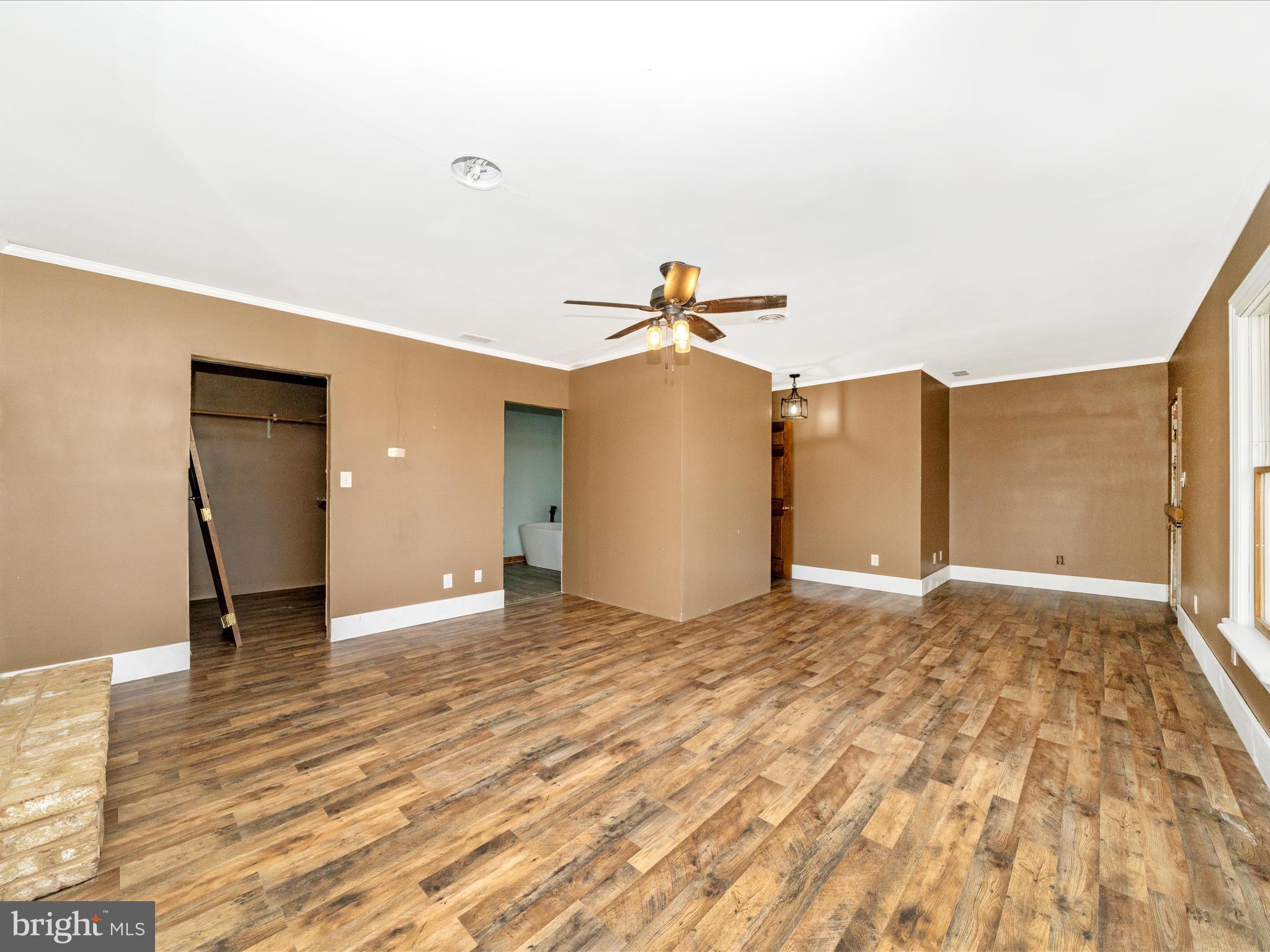14924 Clear Spring Road Williamsport, MD 21795 - Photo 27 of 76 a view of a livingroom with a dishwasher