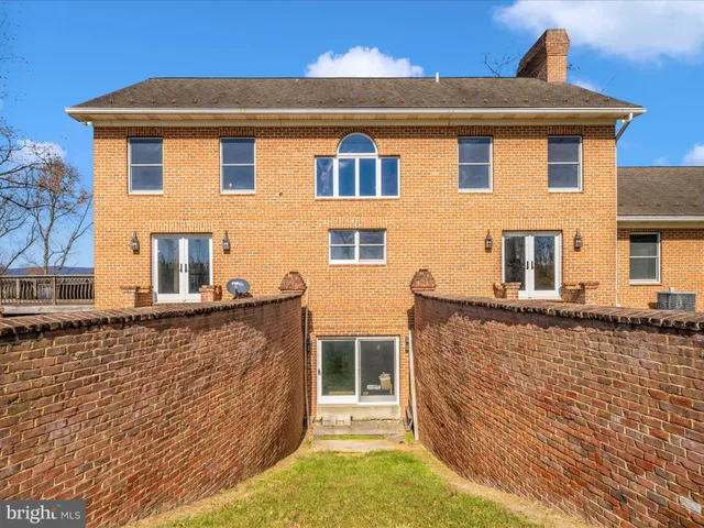 $1,000,000 | 14924 Clear Spring Road, Williamsport, MD 21795