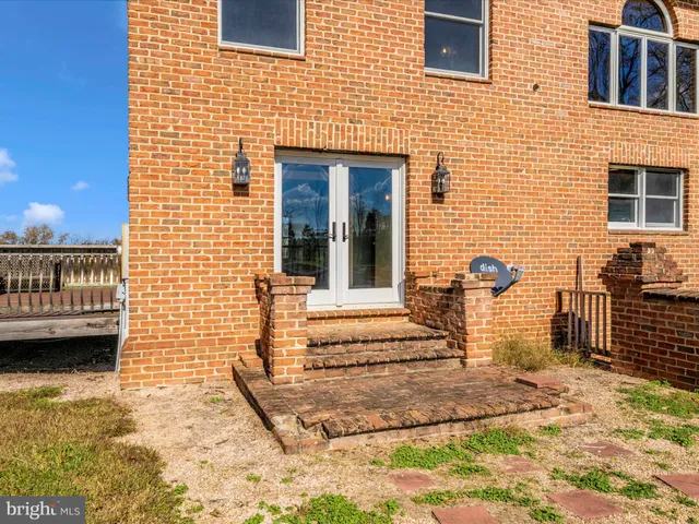 $1,000,000 | 14924 Clear Spring Road, Williamsport, MD 21795